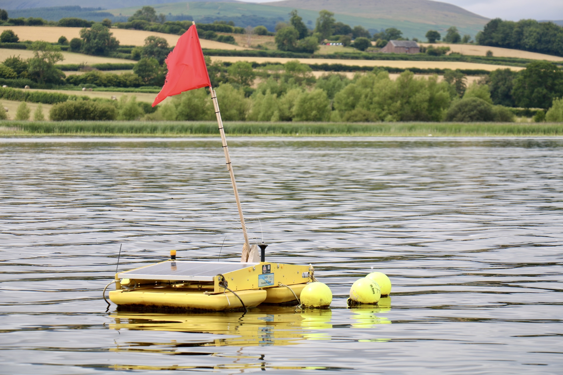 Blue Green Algae Sonic Cracking equipment on Llangorse Lake