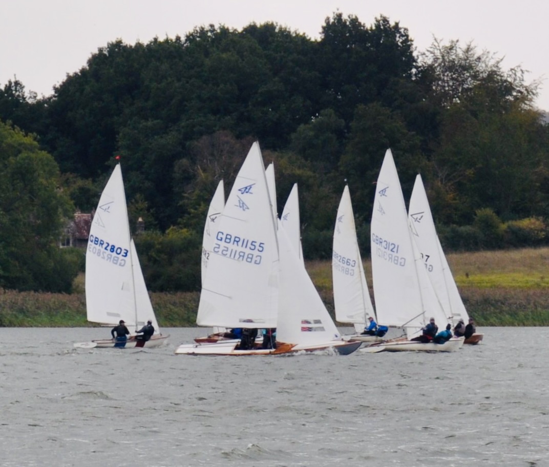 Flying Fifteens in hot competition